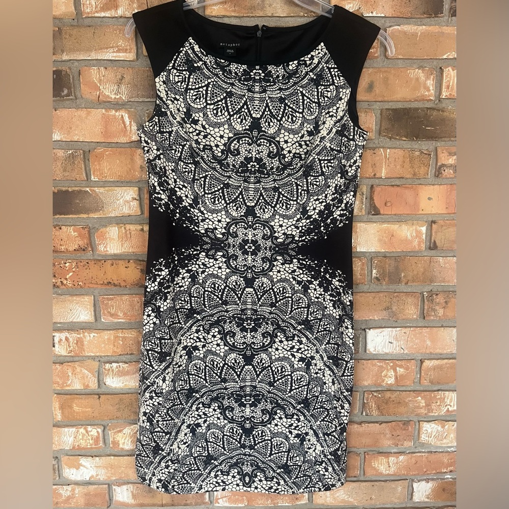 Metaphor Women’s Black and Cream Geometric Print Sheath Dress Size 8